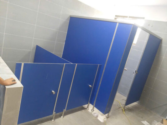 Thi Công Vách Ngăn Vệ Sinh Compact NMC
